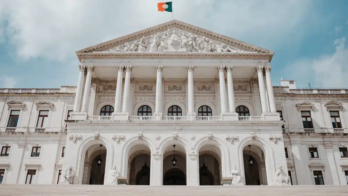 Portugal permanent residency cost