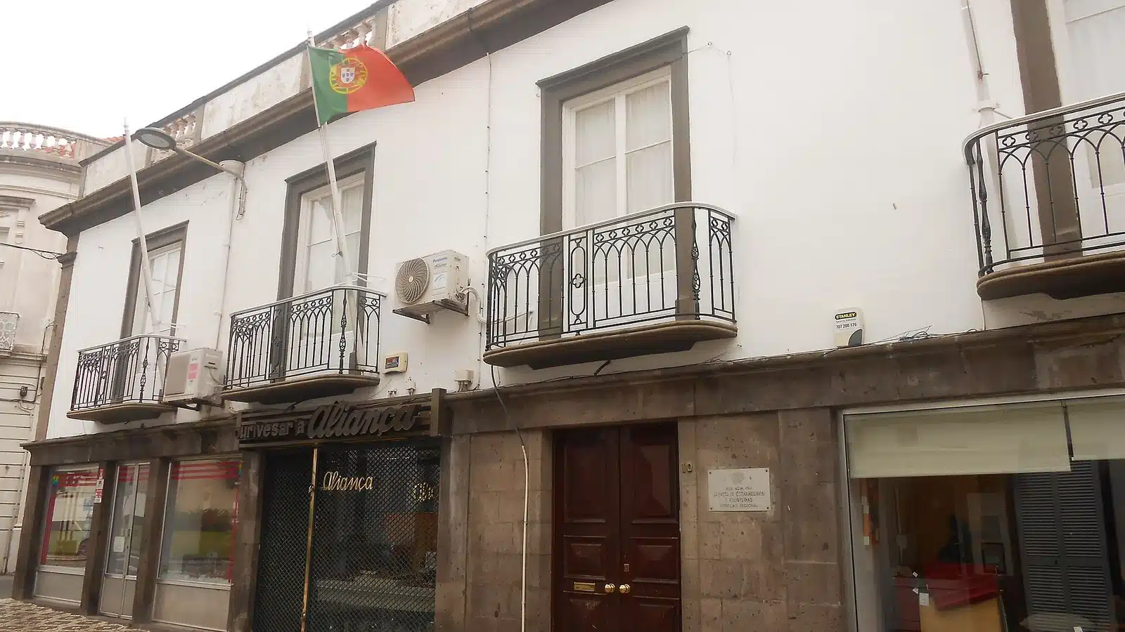 Portugal permanent residence cost