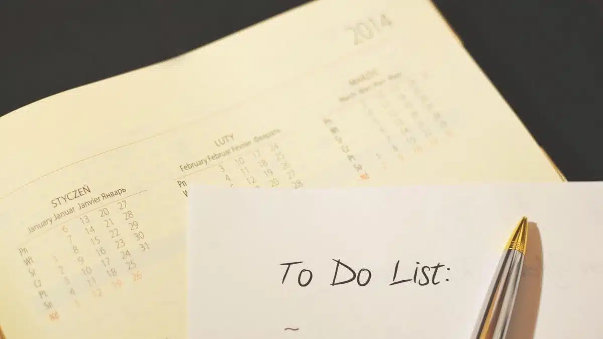 A calendar and handwritten to-do list on a desk — Portugal Startup Visa residence permit validity
